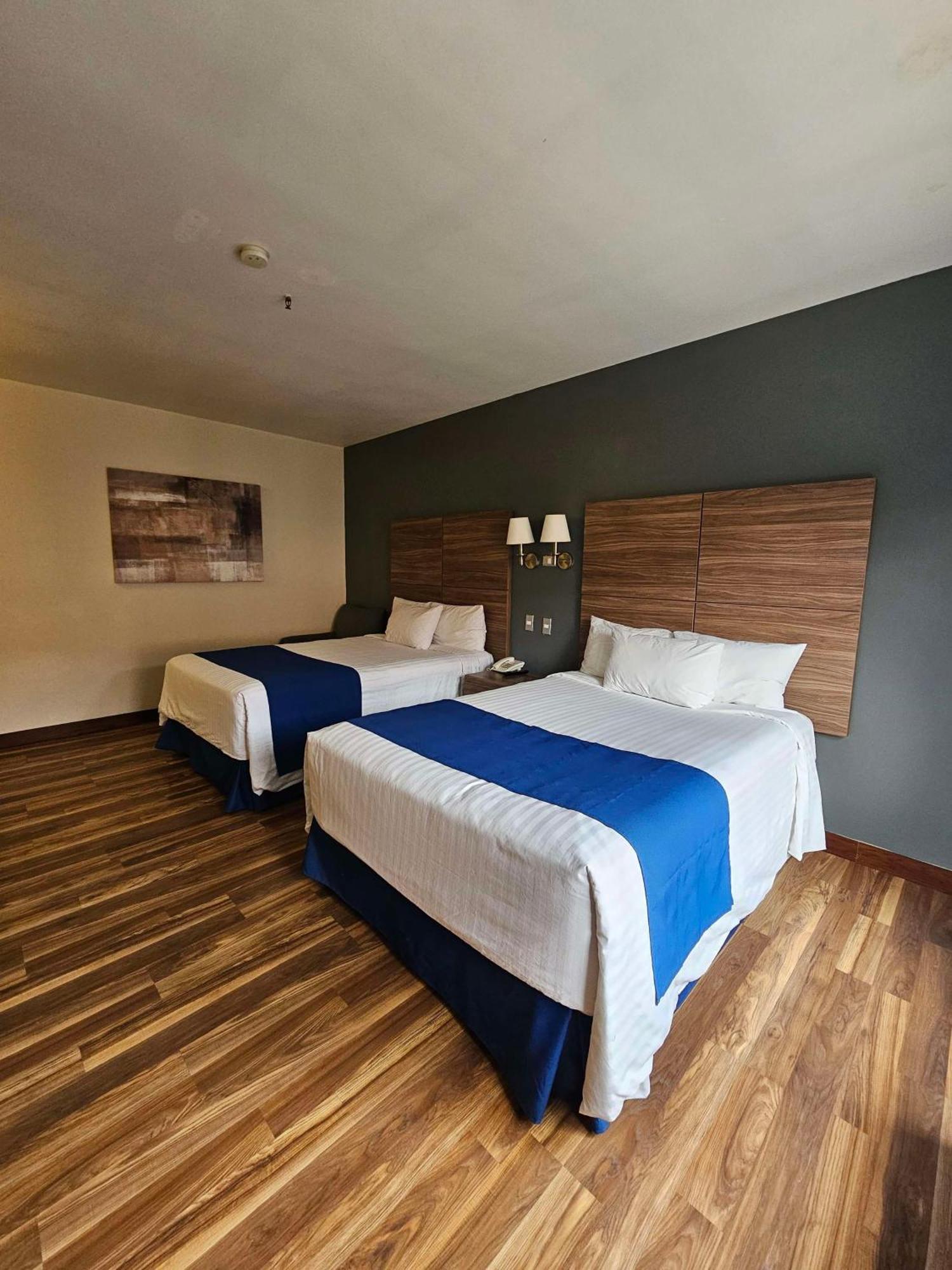 Best Western Cumbres Aeropuerto Chihuahua Exterior foto